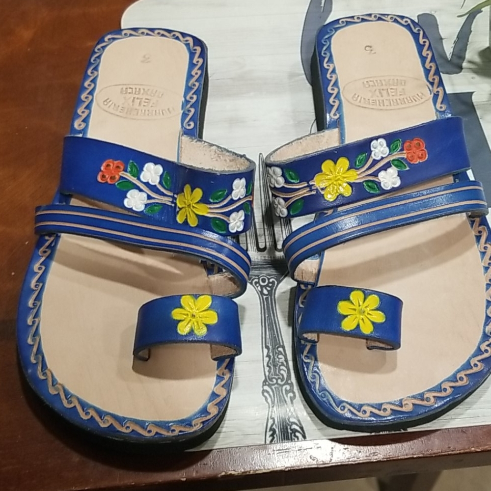 Artesanal sandals